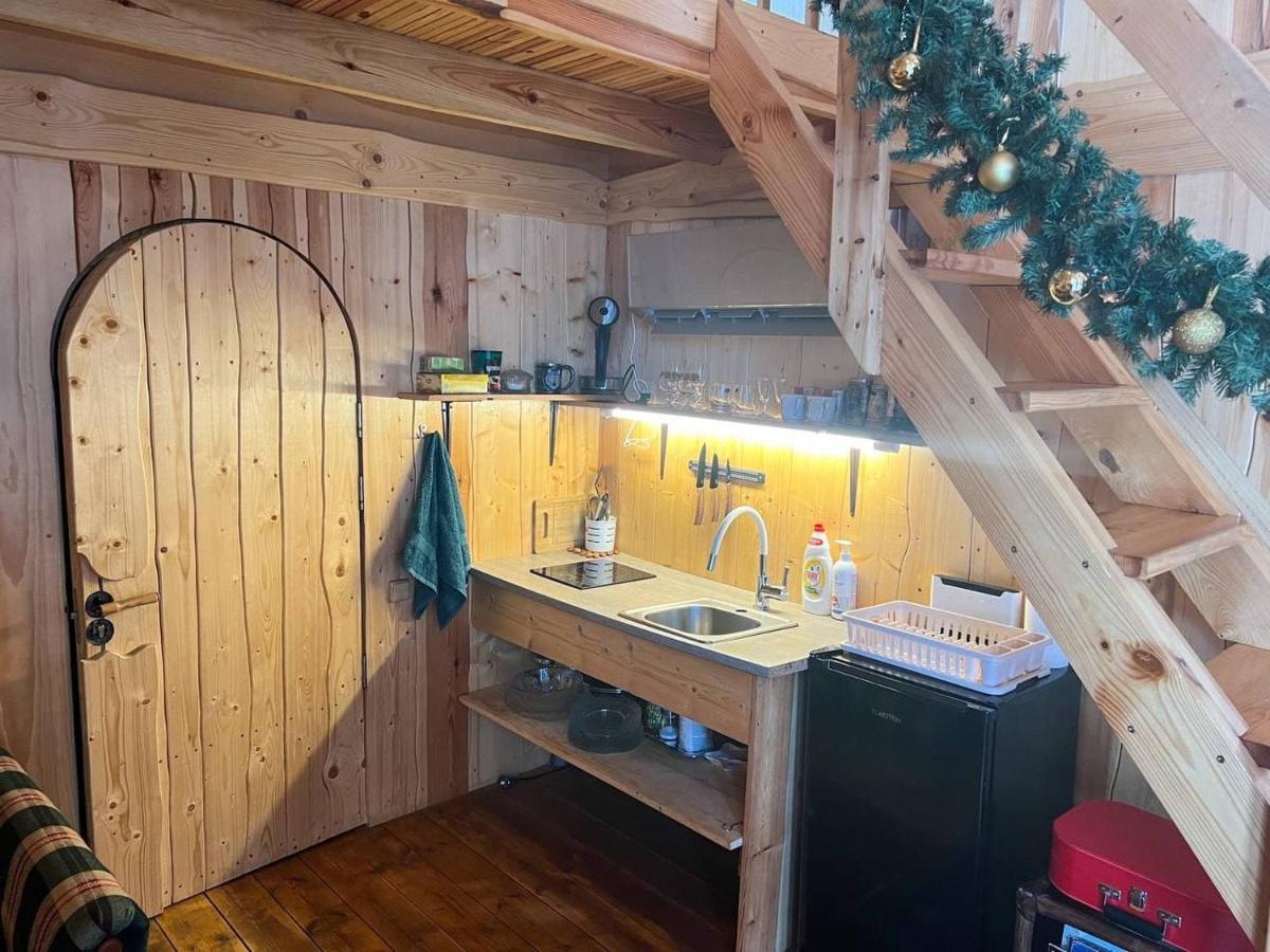 Dragon House In The Tree! Jacuzzi, Sauna ,Cinema,Heated Lici  ภายนอก รูปภาพ